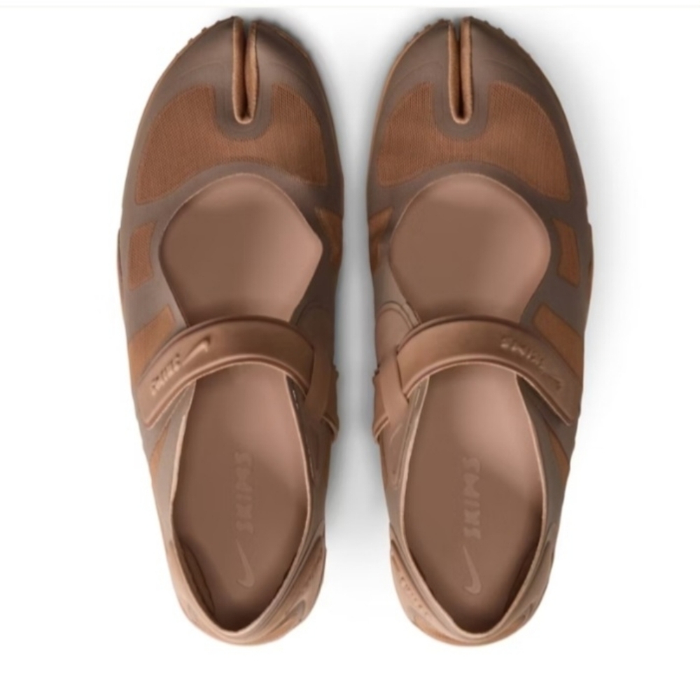 💥SOLD💥Skims NikeSkims Nike Rift Shoes Tabi Toe Women's 8 Archaeo Brown